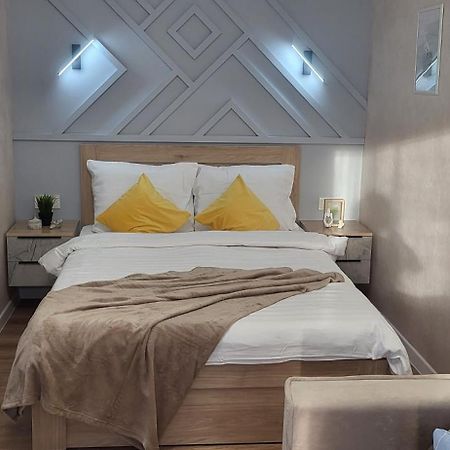 Lux Home Astana Ustʼ-Kamenogorsk Exteriör bild